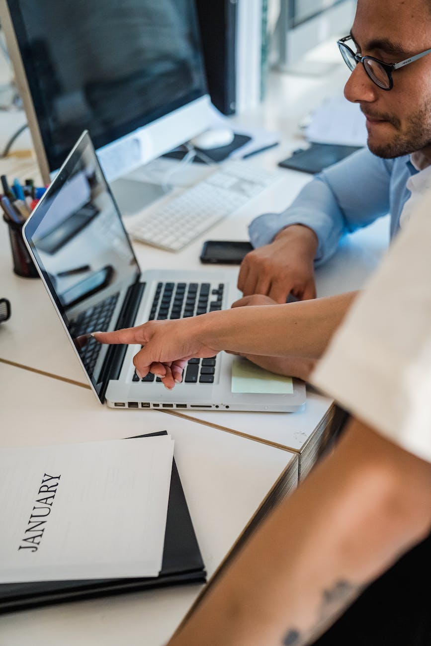 boss delegating tasks to employee